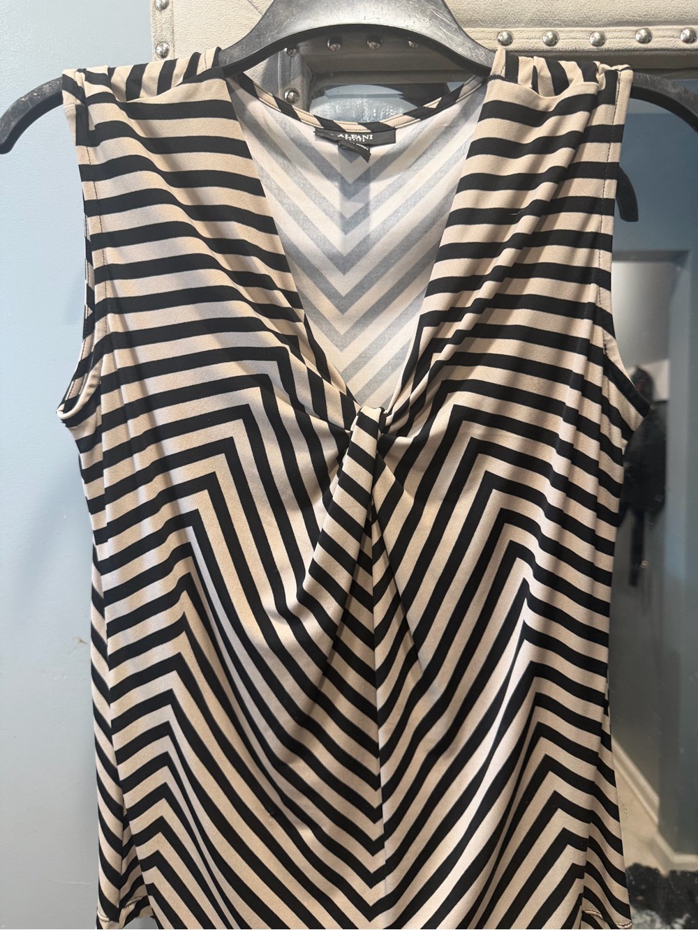 Alfani Black and White Chevron Sleeveless V-Neck Top
